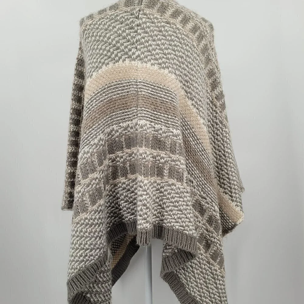 Simply Noelle Cottage Cardi Cardigan Knit Wrap Poncho